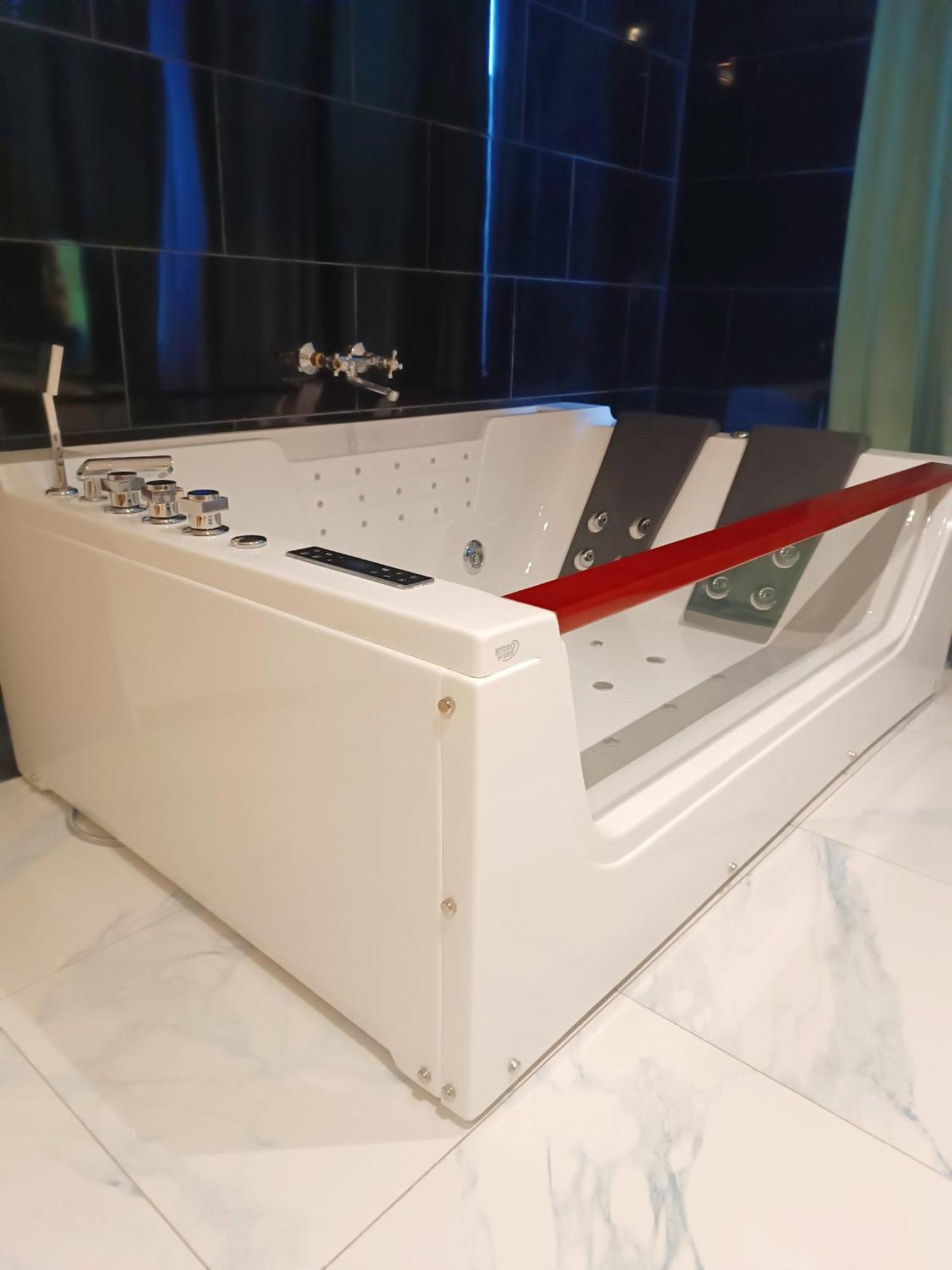 Jacuzzi, Klima, Wifi,